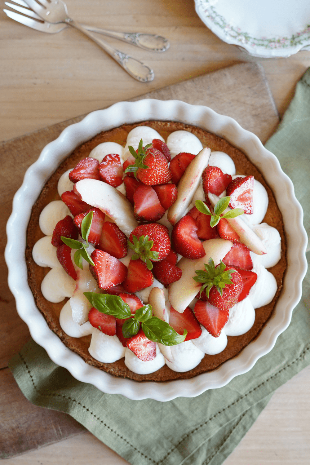 Peach and Strawberry Cream Tart – Emile Henry USA
