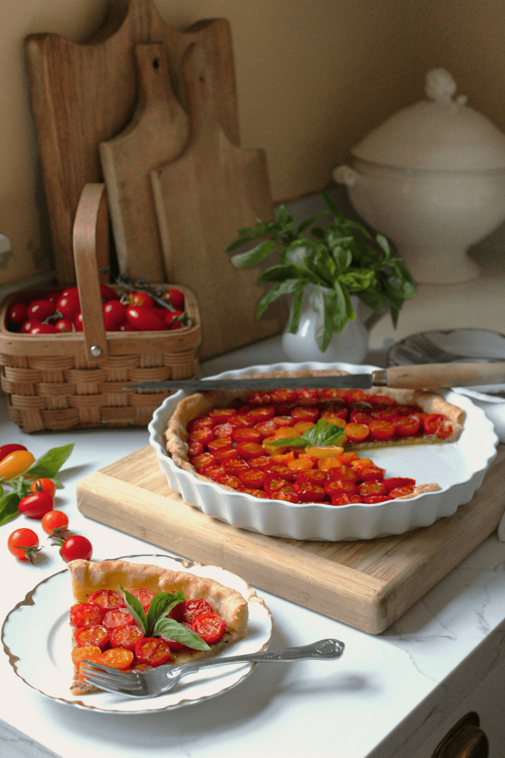 Emile Henry Cherry Tomato Tart Recipe by Katherine Burns (@rue.dauphine.paris) – Emile Henry USA