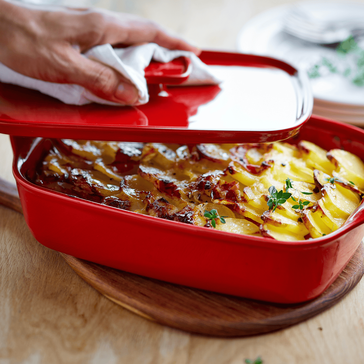 The Right Dish + Lid (Set) Covered Baker Emile Henry USA