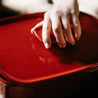 The Right Dish Medium Rectangular Baker Lid Lid Emile Henry USA Burgundy