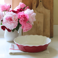 Modern Classics Pie Dish Ovenware Emile Henry = Rouge