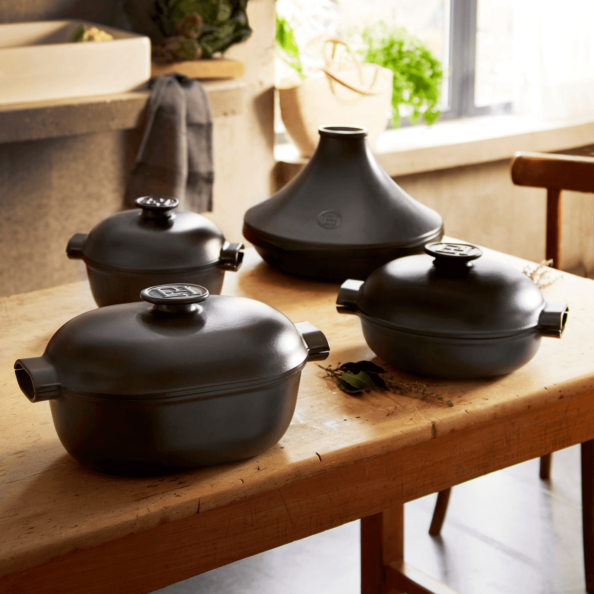 Delight Round Dutch Oven (Induction Compatible) Cookware Emile Henry USA 2 QT