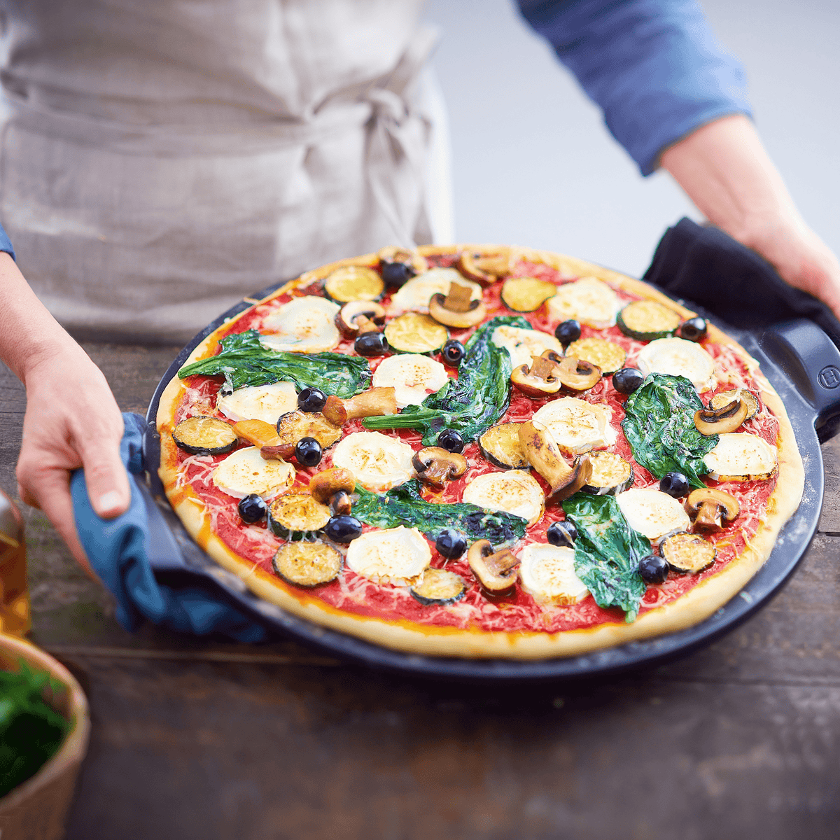 Smooth Pizza Stone On The Barbeque Emile Henry USA Charcoal