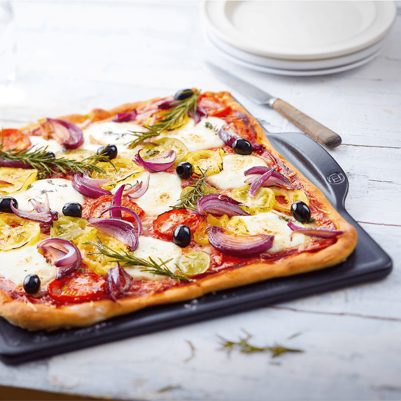 フランス製　エミール・アンリ（Emile Henry）ピザストーン Emile Henry Square Ceramic Pizza Stone, Handcrafted in France