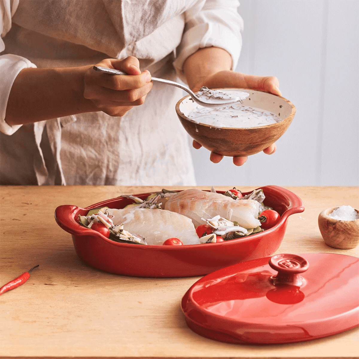 Oval Covered Baker / Fish Steamer Ovenware Emile Henry USA Burgundy