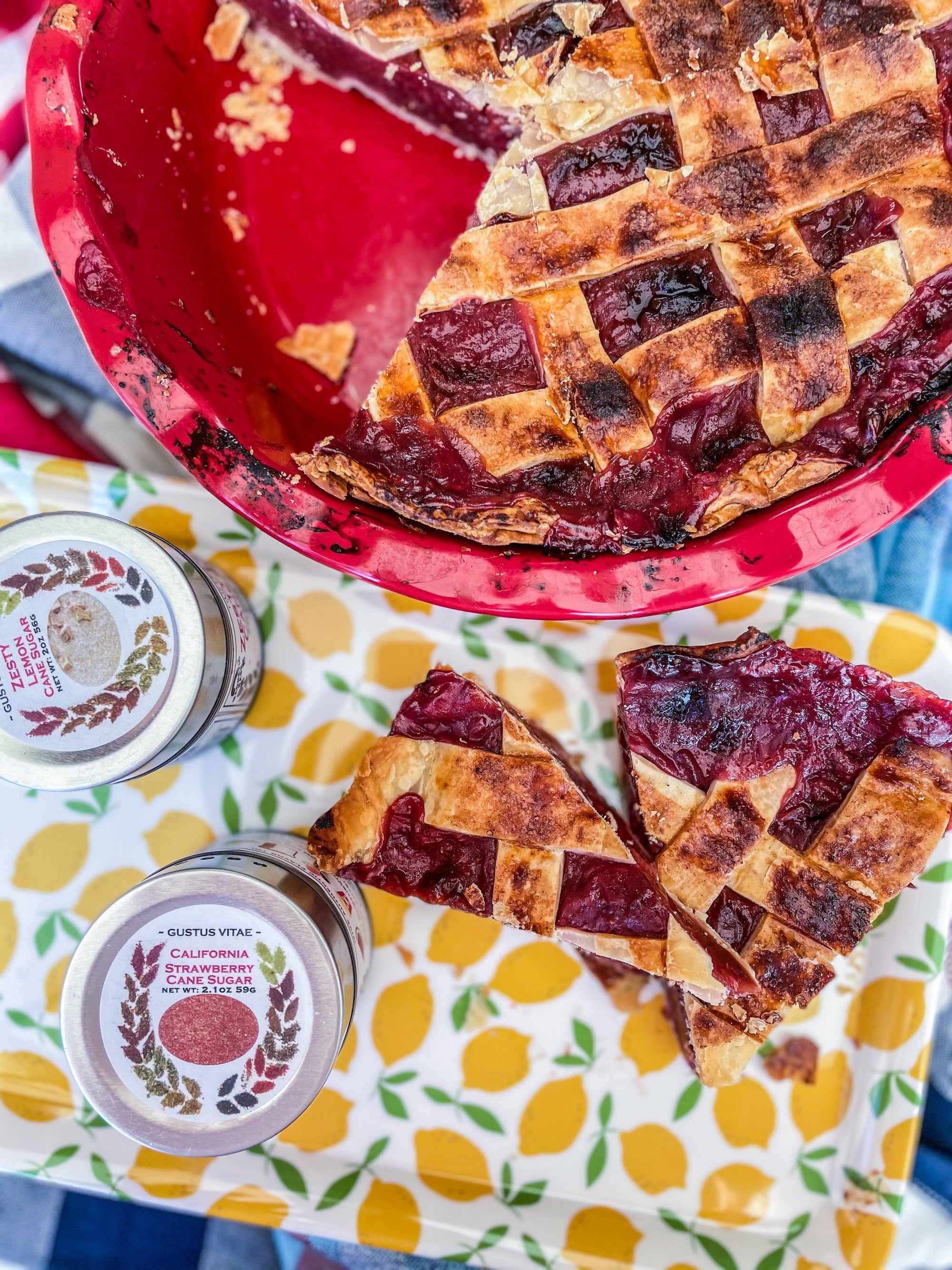"If you only have one pie pan in your kitchen, this is it" - Yahoo! life