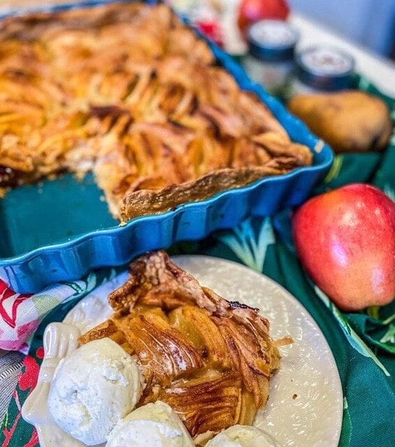 Winter Apple & Pear Tart by Gustus Vitae