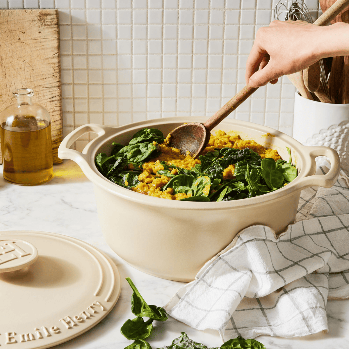 Sublime Dutch Oven Cookware Emile Henry USA Crème 4 qt 