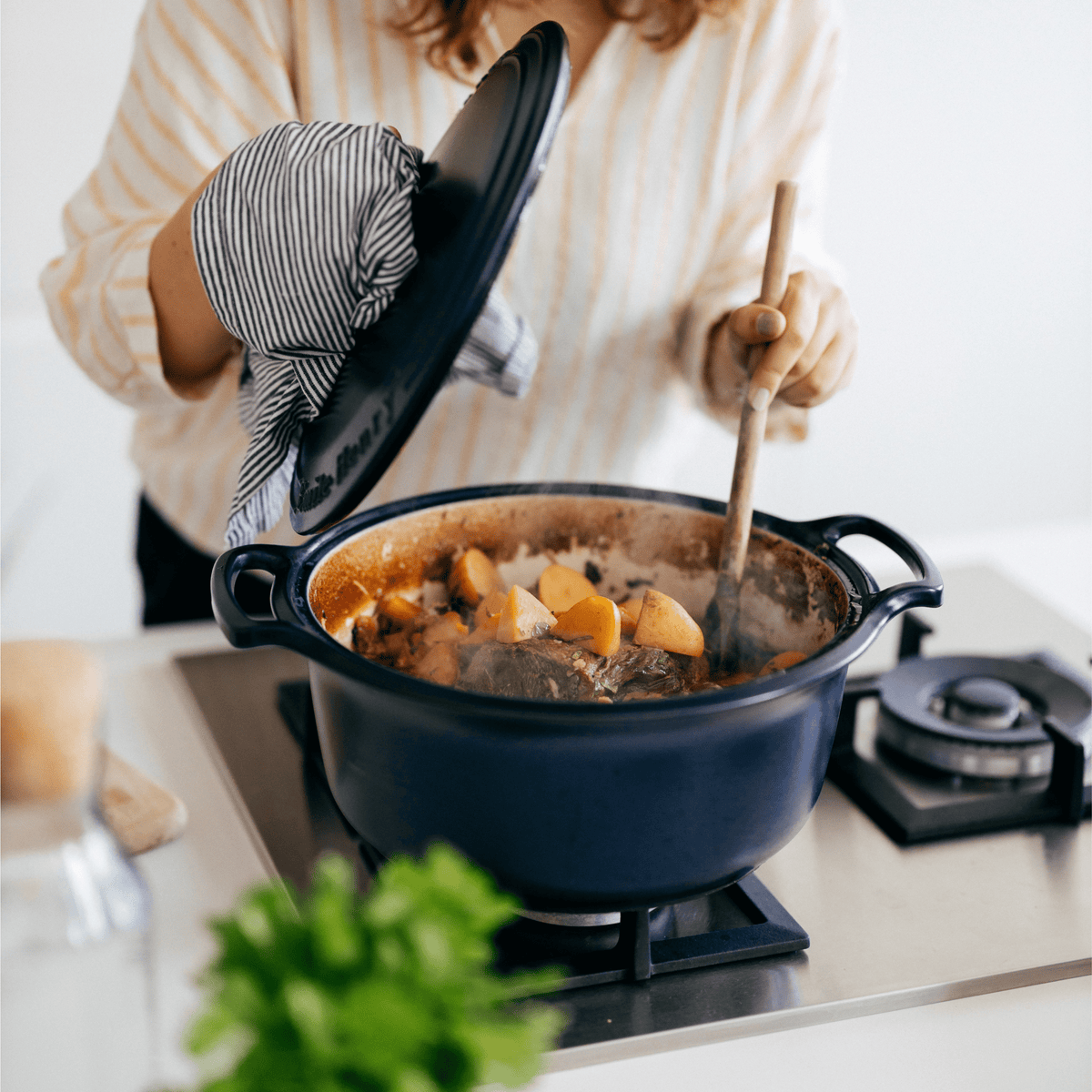 Sublime Dutch Oven Cookware Emile Henry USA Indigo