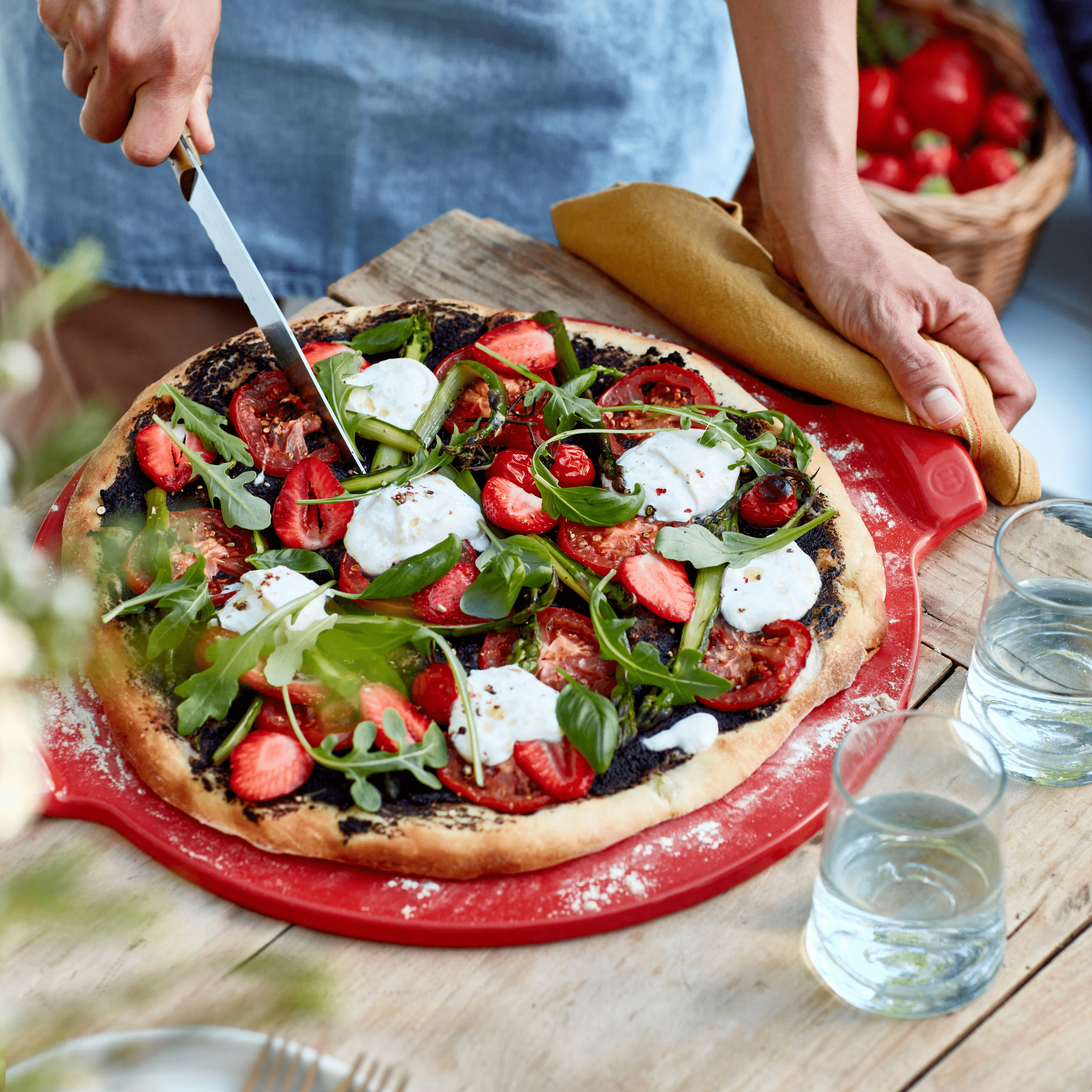 Emile Henry Pizza Stone - Thumbnail 2