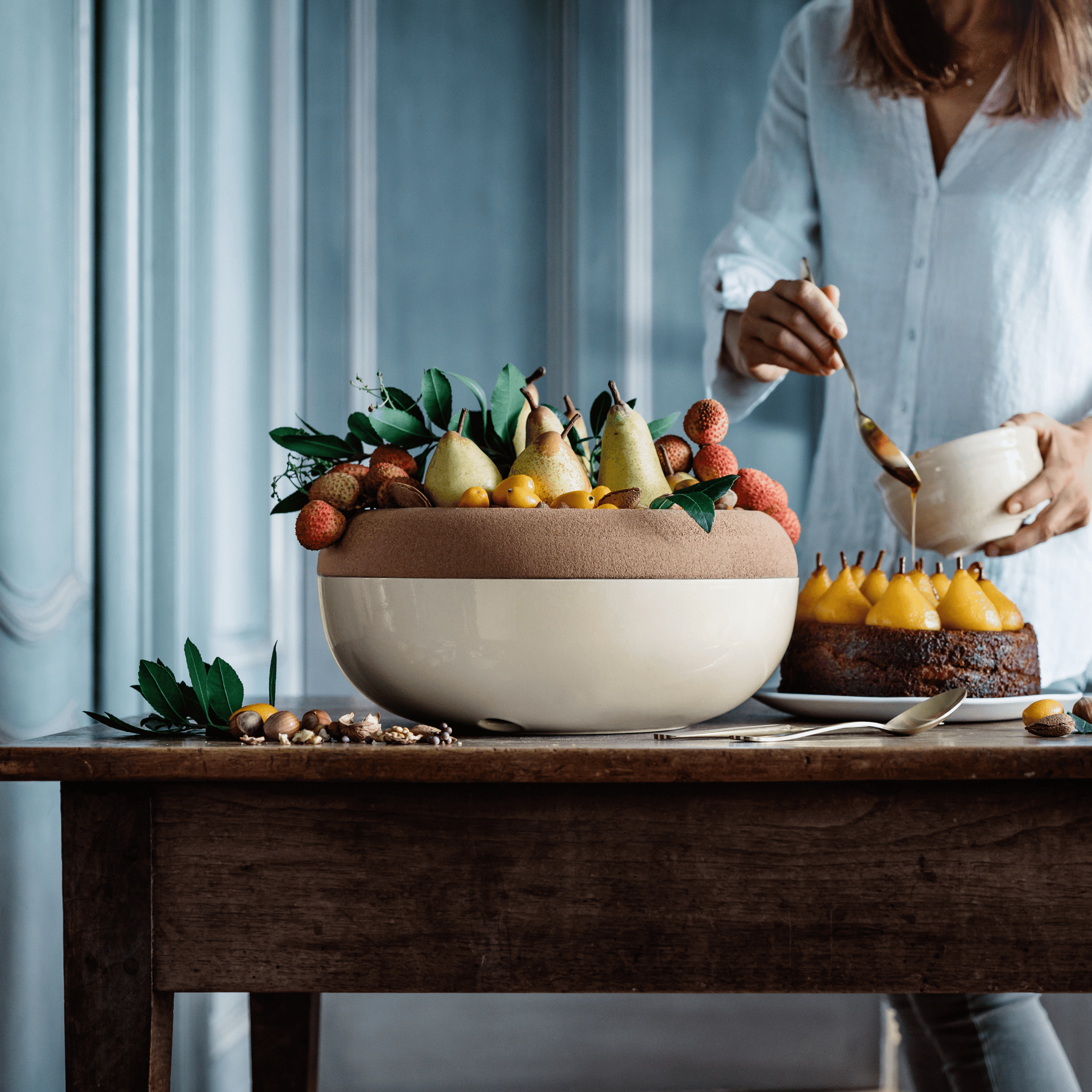 Emile Henry ガラスドーム付きフルーツディスプレイ Emile Henry Large Ceramic Storage Bowl, Handcrafted in France