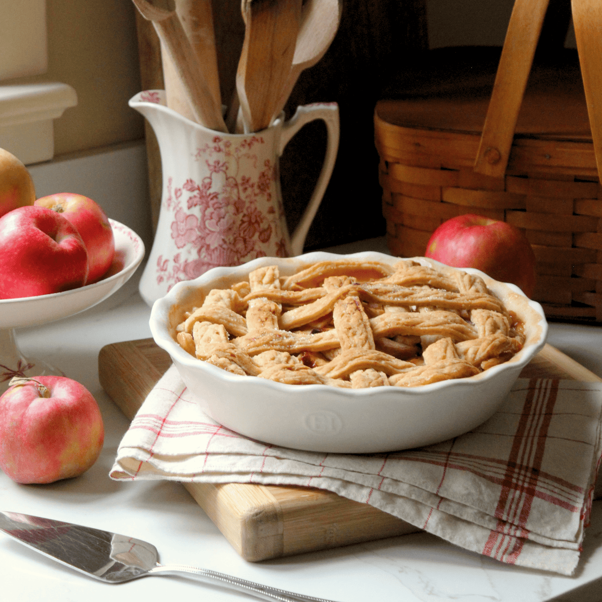 emile henry limited edition 175th anniversary pie dish, pearl_taupe