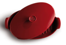 Emile Henry Oval Covered Baker / Fish Steamer Color: Burgundy Product Image 4