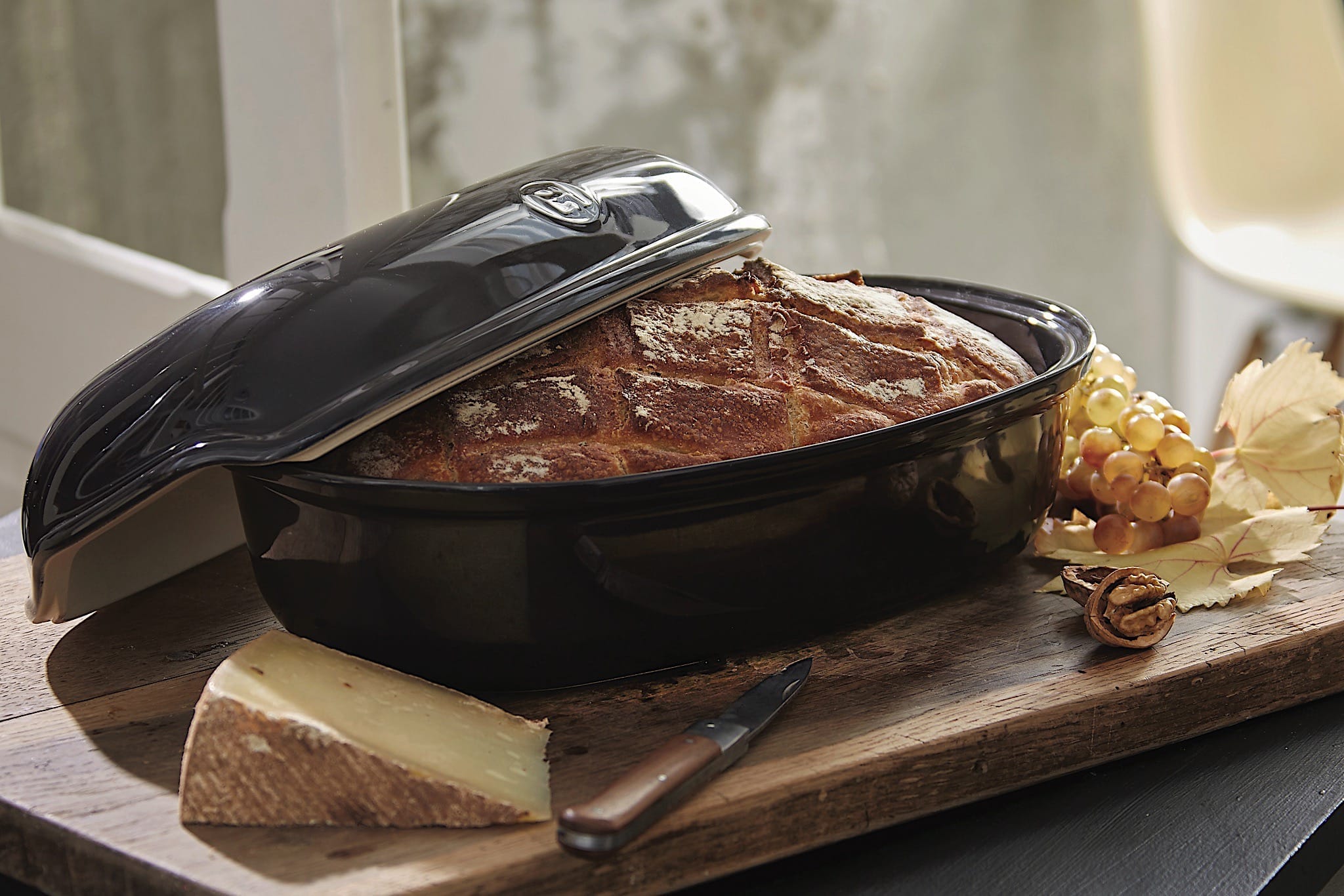 Artisan bread baking dish 34 x 22 x 15 cm, Charcoal - Emile Henry